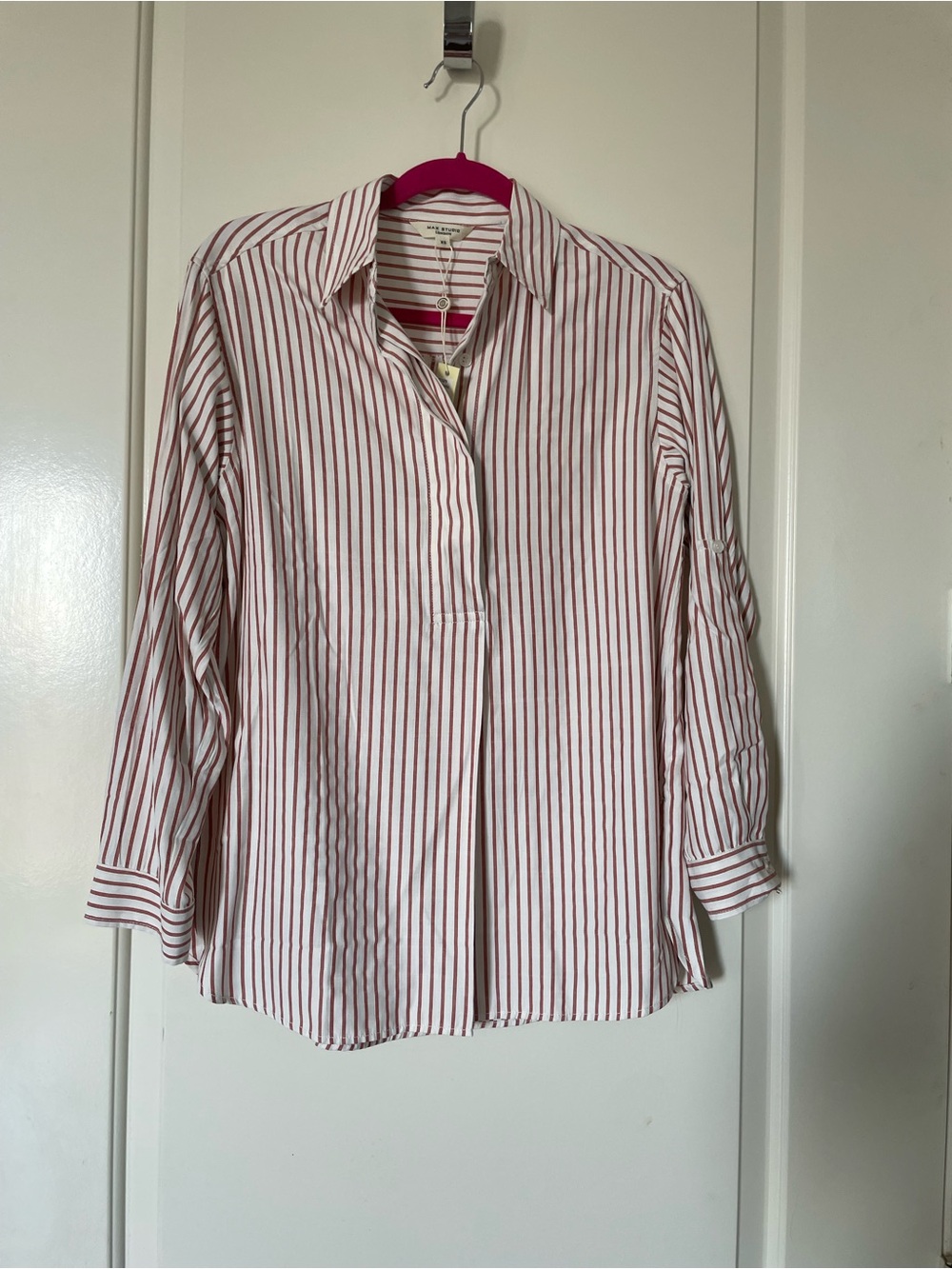 Max Studio White Button-Down Shirt with Red Stripes